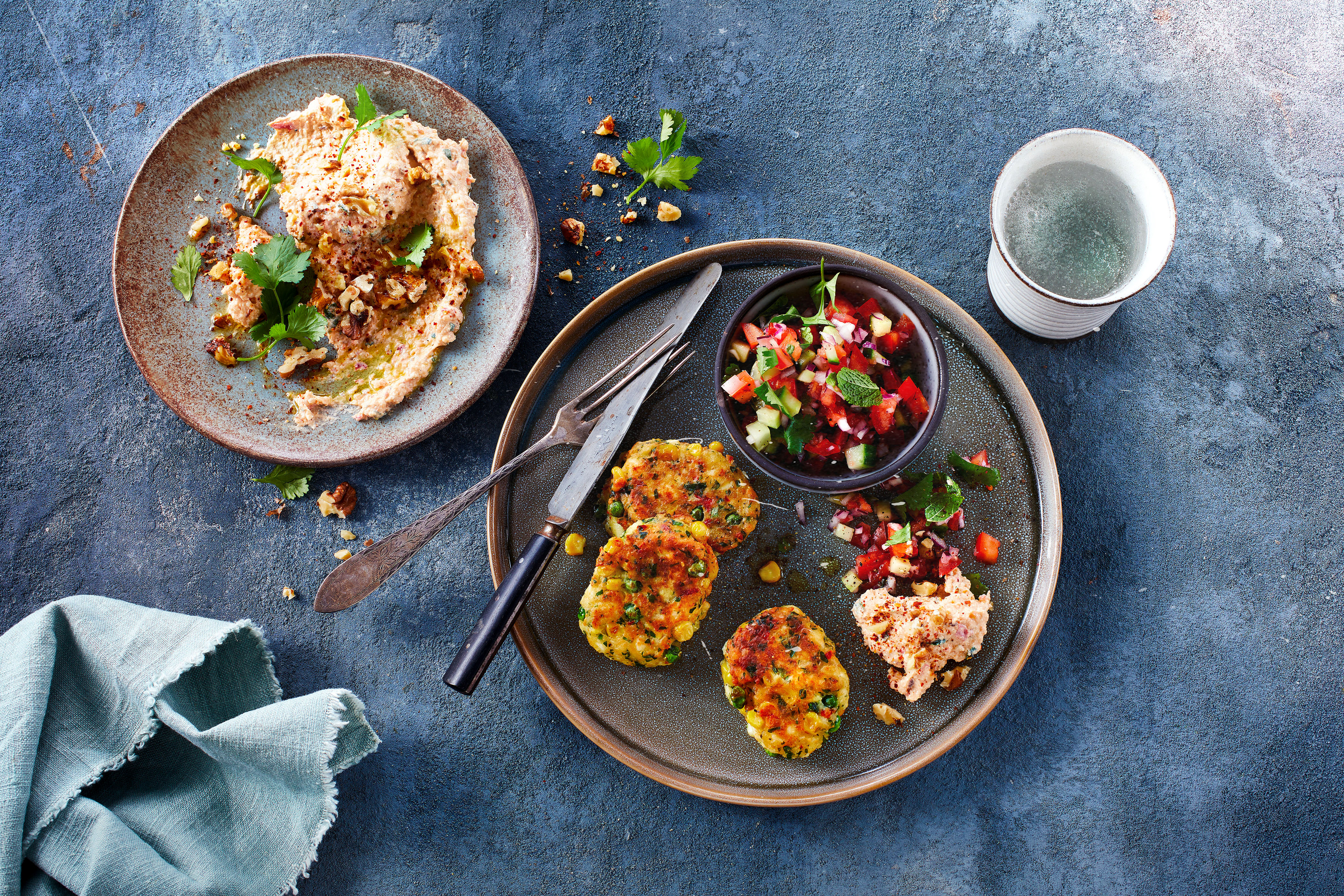 Paneer fritters with white cheese dip and salad Apetina