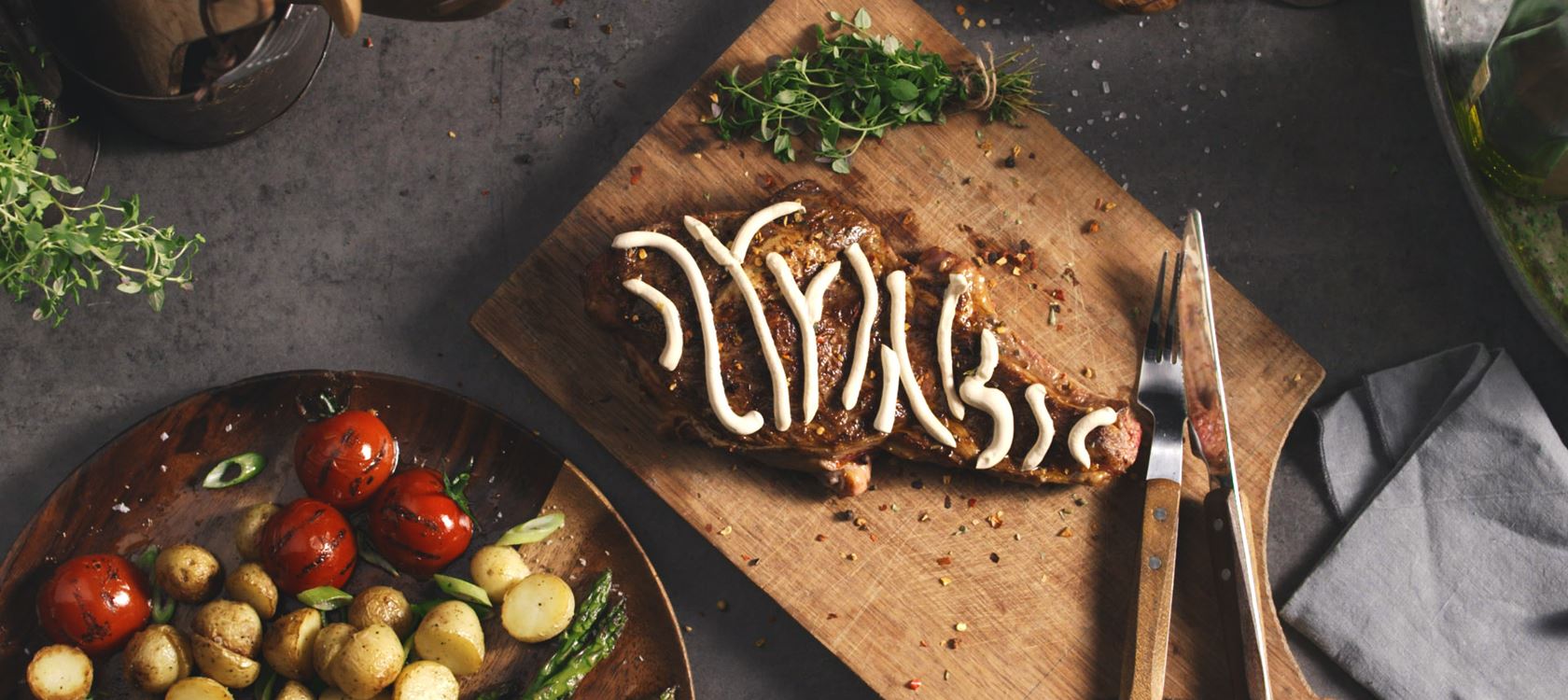 Zebrastreifen-Steak mit Arla Buko® Karamellisierte Zwiebel