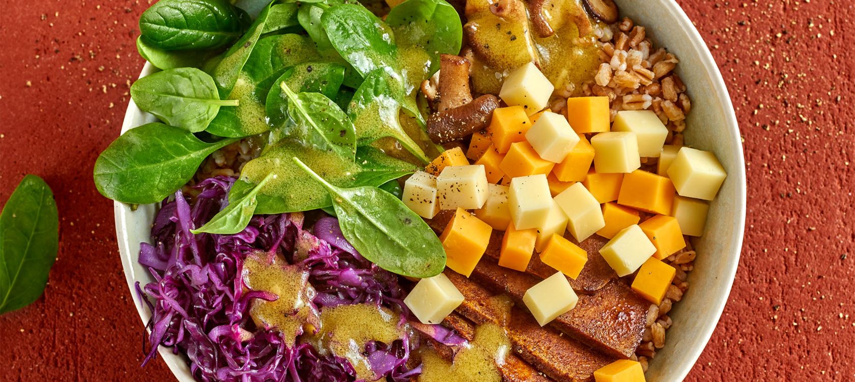Buddha-Bowl mit Finello Salatwürfeln