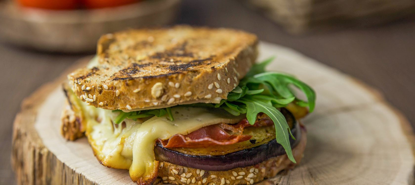 Grilled Cheese Sandwich mit Aubergine und Feigensenf