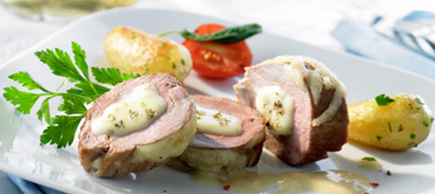 Schweinefilet mit Käse-Kräuterfüllung
