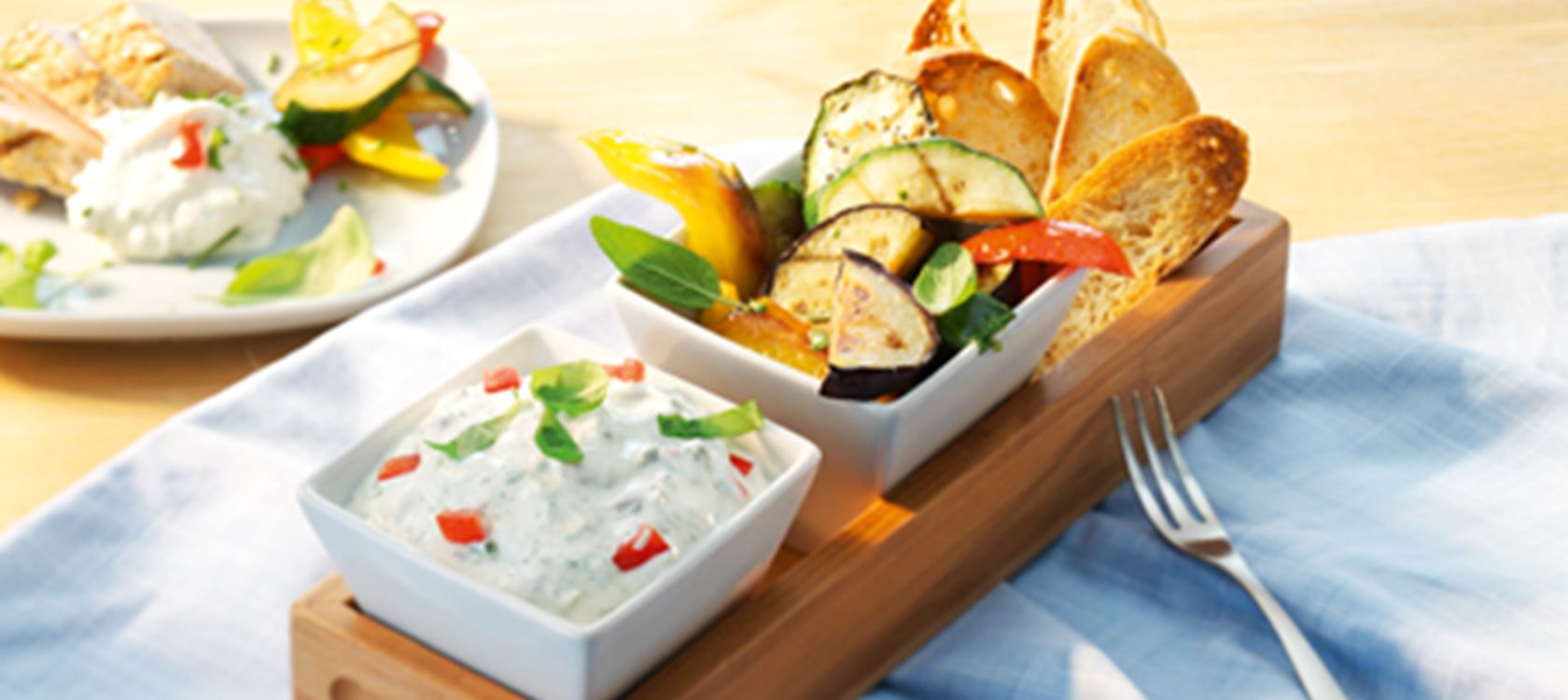 Balsamico-Frischkäse-Dip mit Gemüse