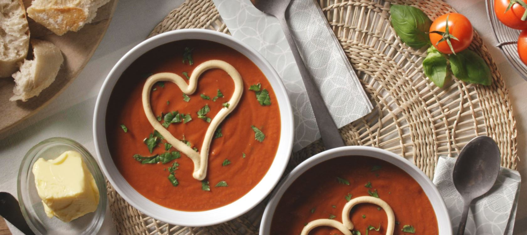 Tomaten-Paprika-Suppe mit Arla Buko® Tomate & Mediterrane Kräuter