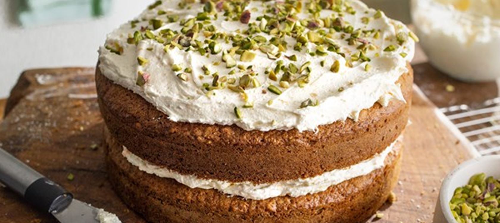 Carrot Cake mit Kardamom und Orangen-Buttercreme