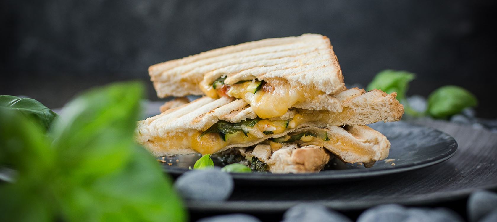 Herzhafte Grilled Cheese Sandwiches mit Finello® Ofenkäse