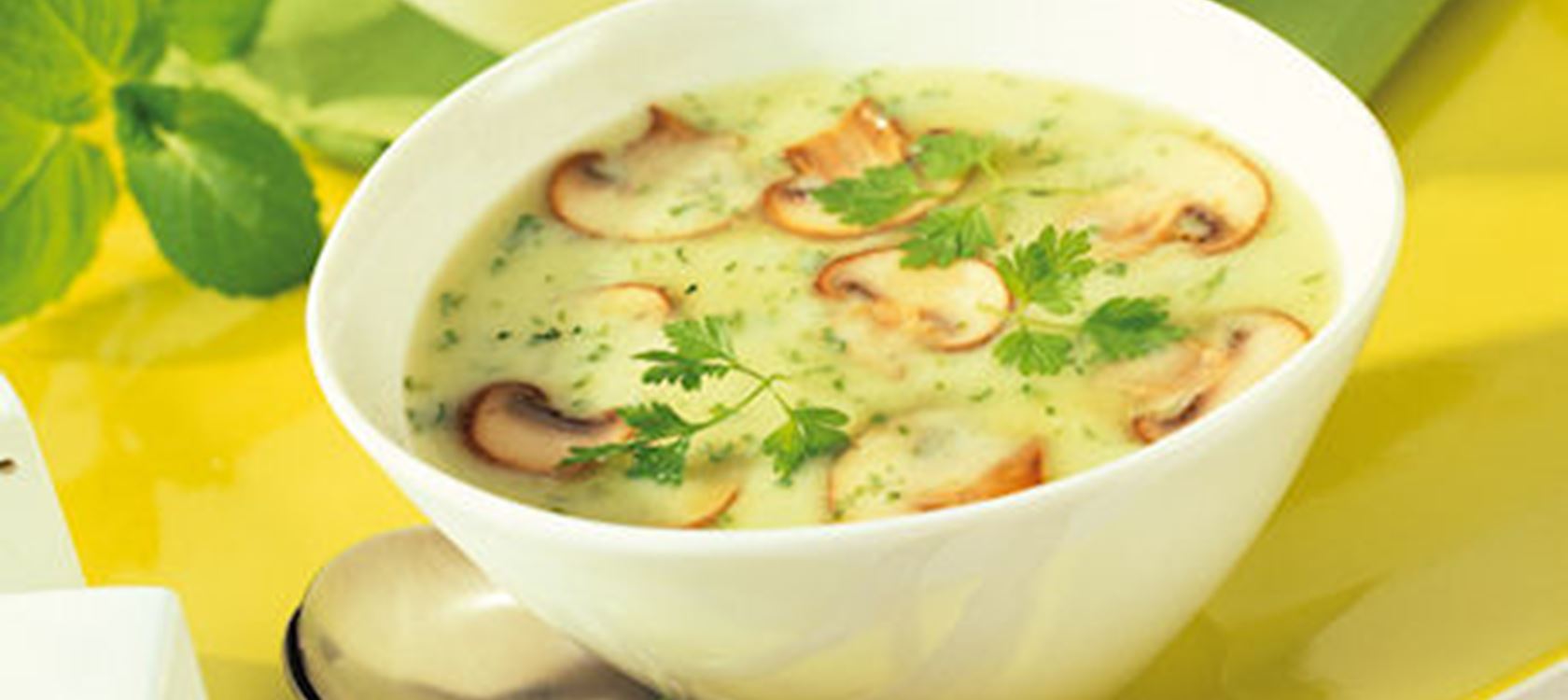 Kräuter-Käse-Suppe mit Champignons