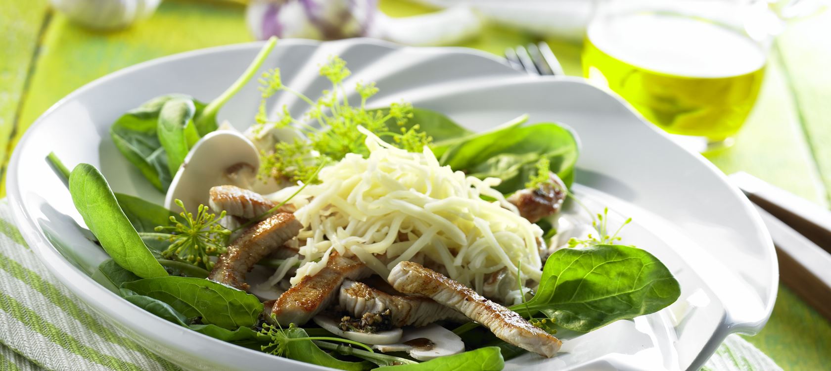 Spinatsalat mit Putenbruststreifen mit Finello® Light