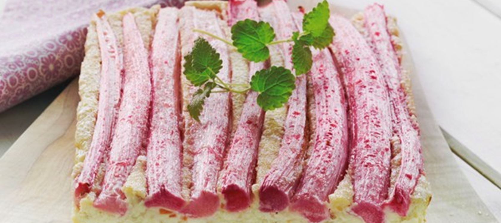Rhabarberkuchen mit Castello® Ananas