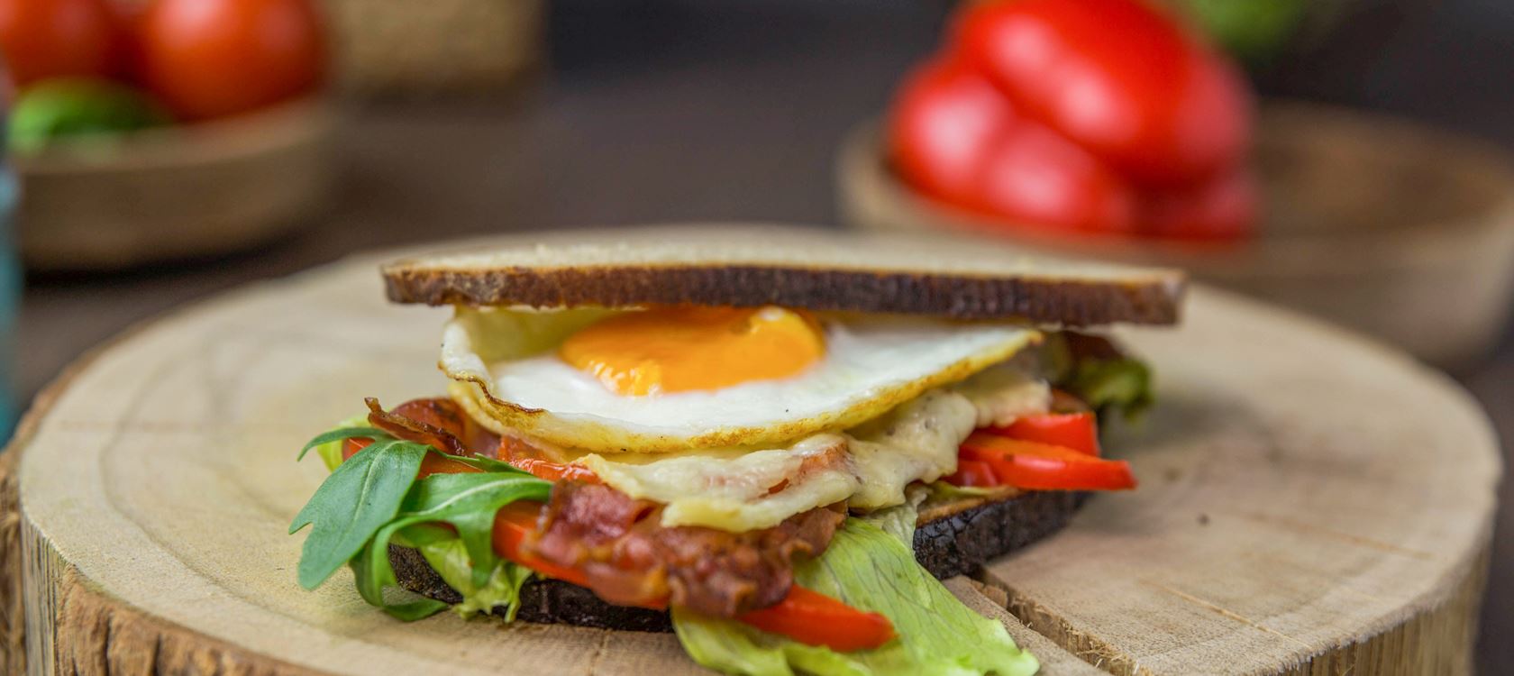 Grilled Cheese Sandwich mit Bacon und Spiegelei