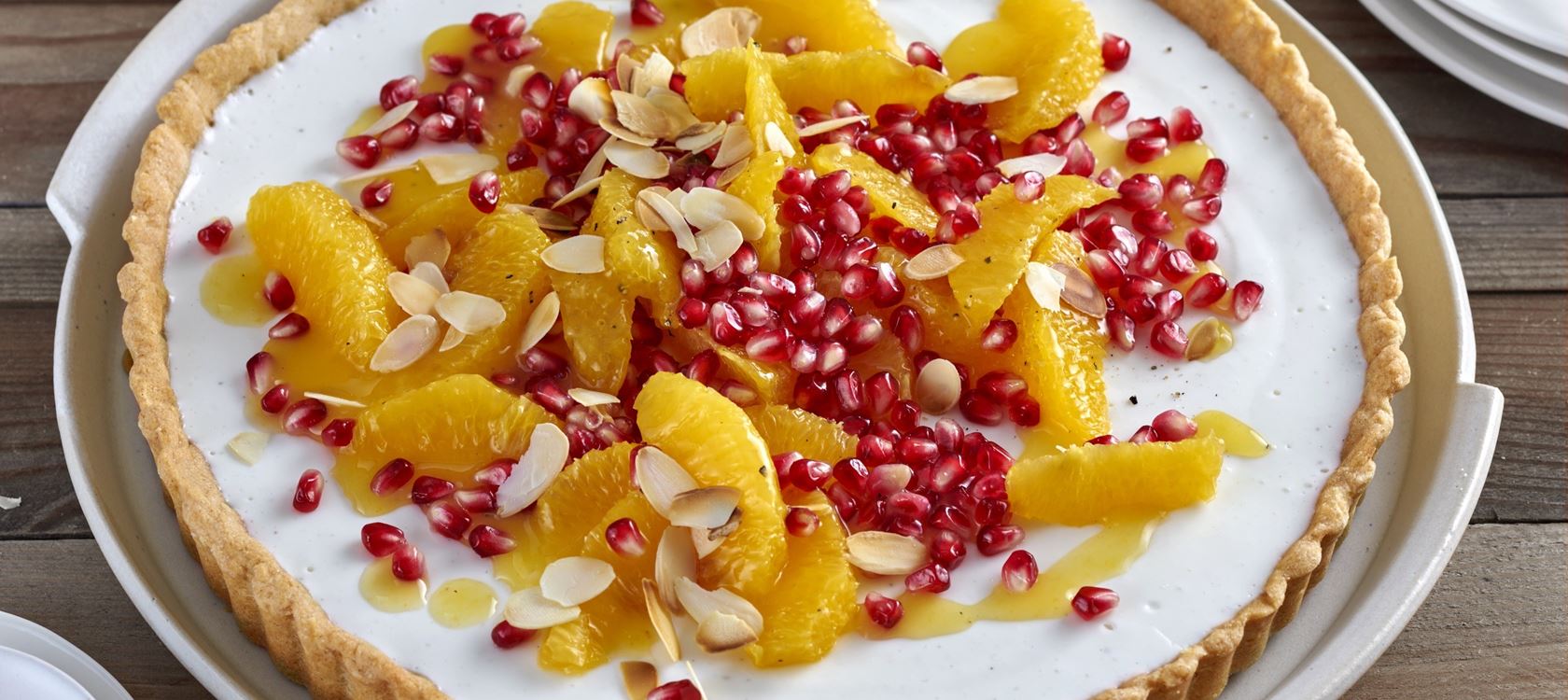Arla® Skyr Vanille Tarte mit Orangensalat