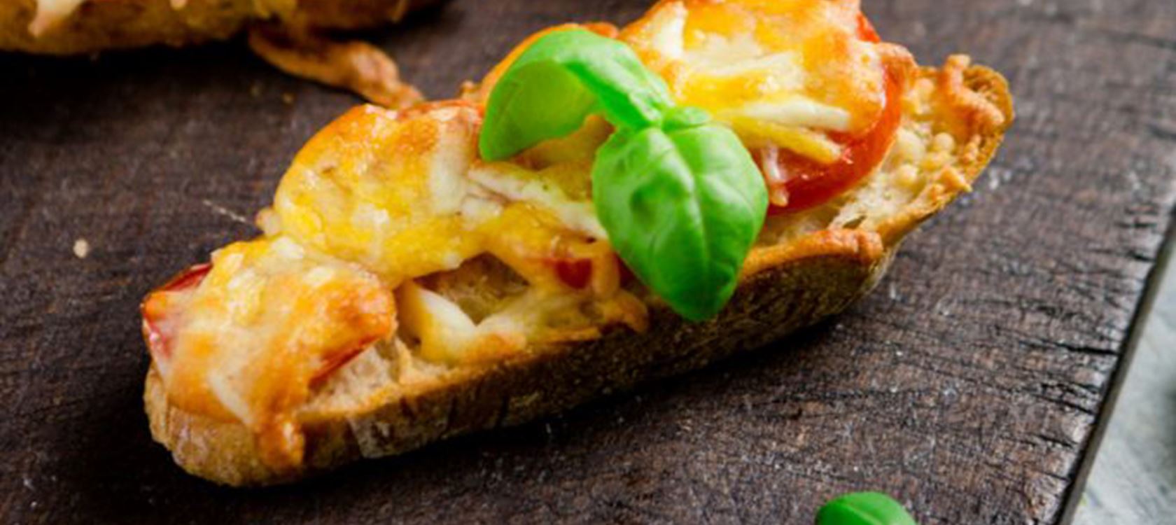 Überbackenes Baguette mit Finello® Ofenkäse