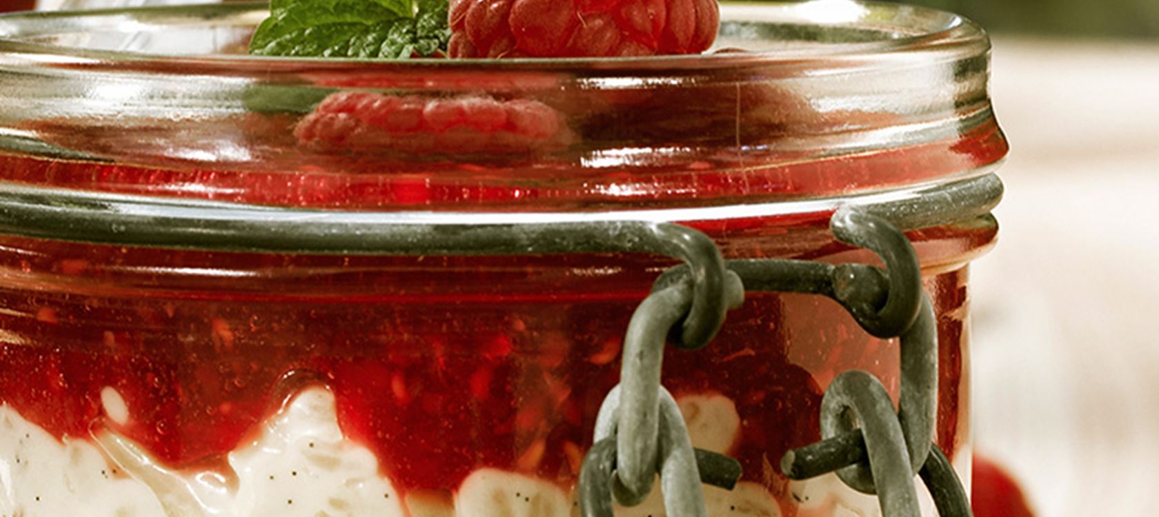 Milchreis mit Cassis-Himbeeren
