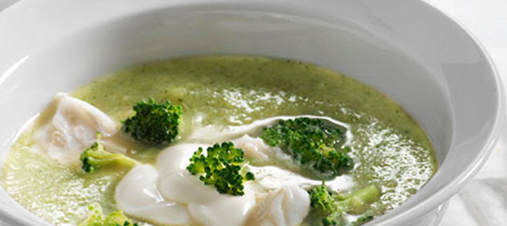 Karrykrydret broccolisuppe med fisk