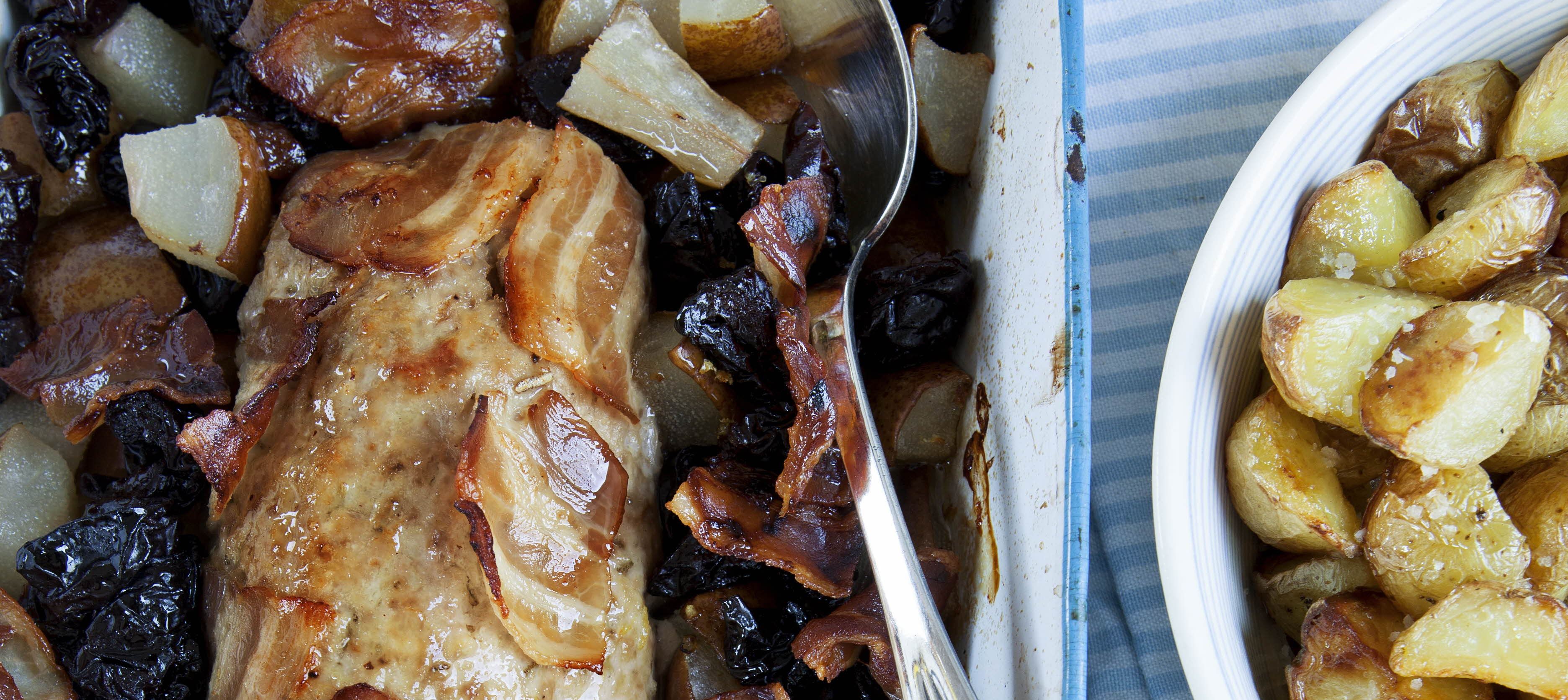 Farsbrød med bacon og frugt
