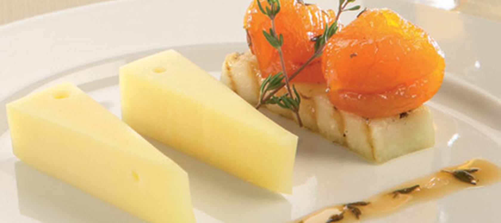 Ost med grillet honningmelon og abrikoser i portvin
