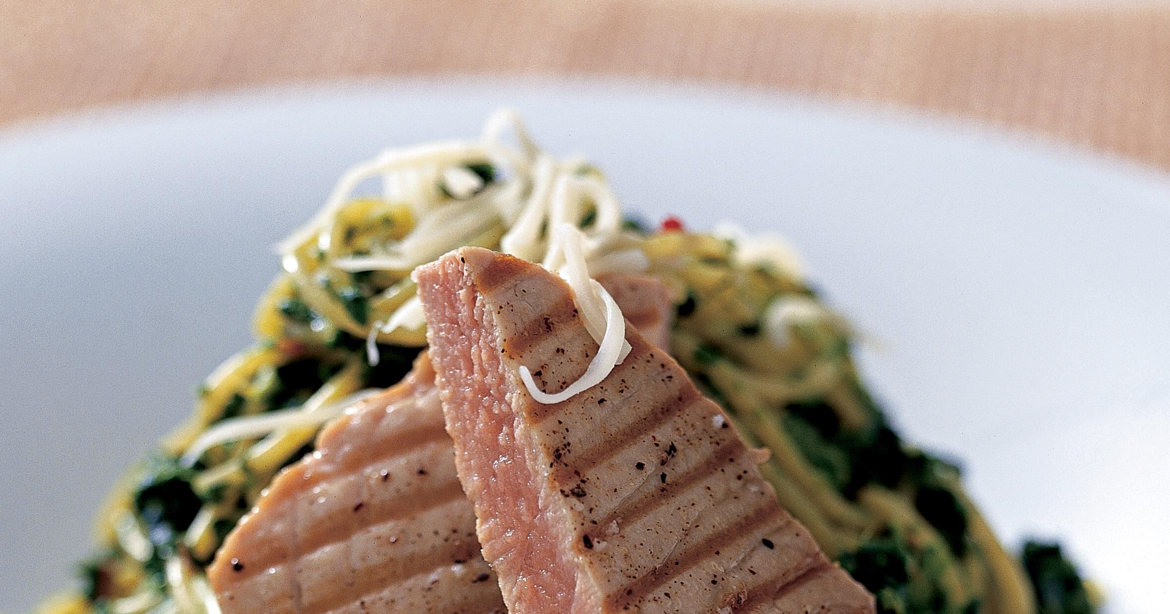 Pasta med spinatcreme og tun