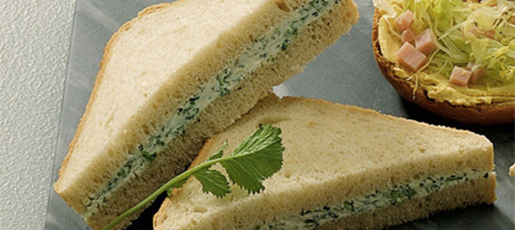 Sandwich med flødeost og krydderurter
