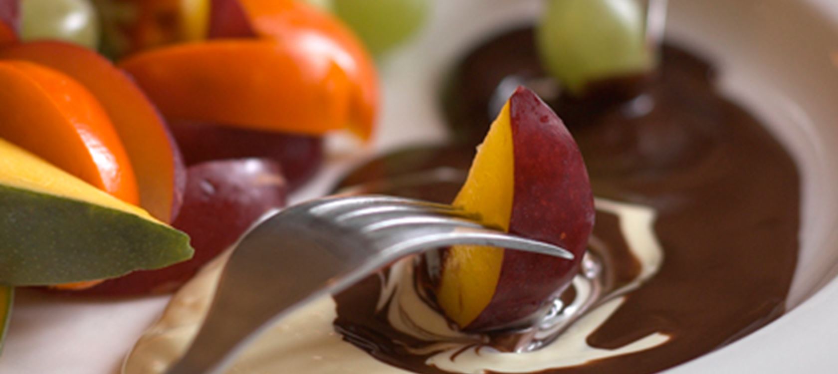 Chokoladefondue med whiskyflødeskum