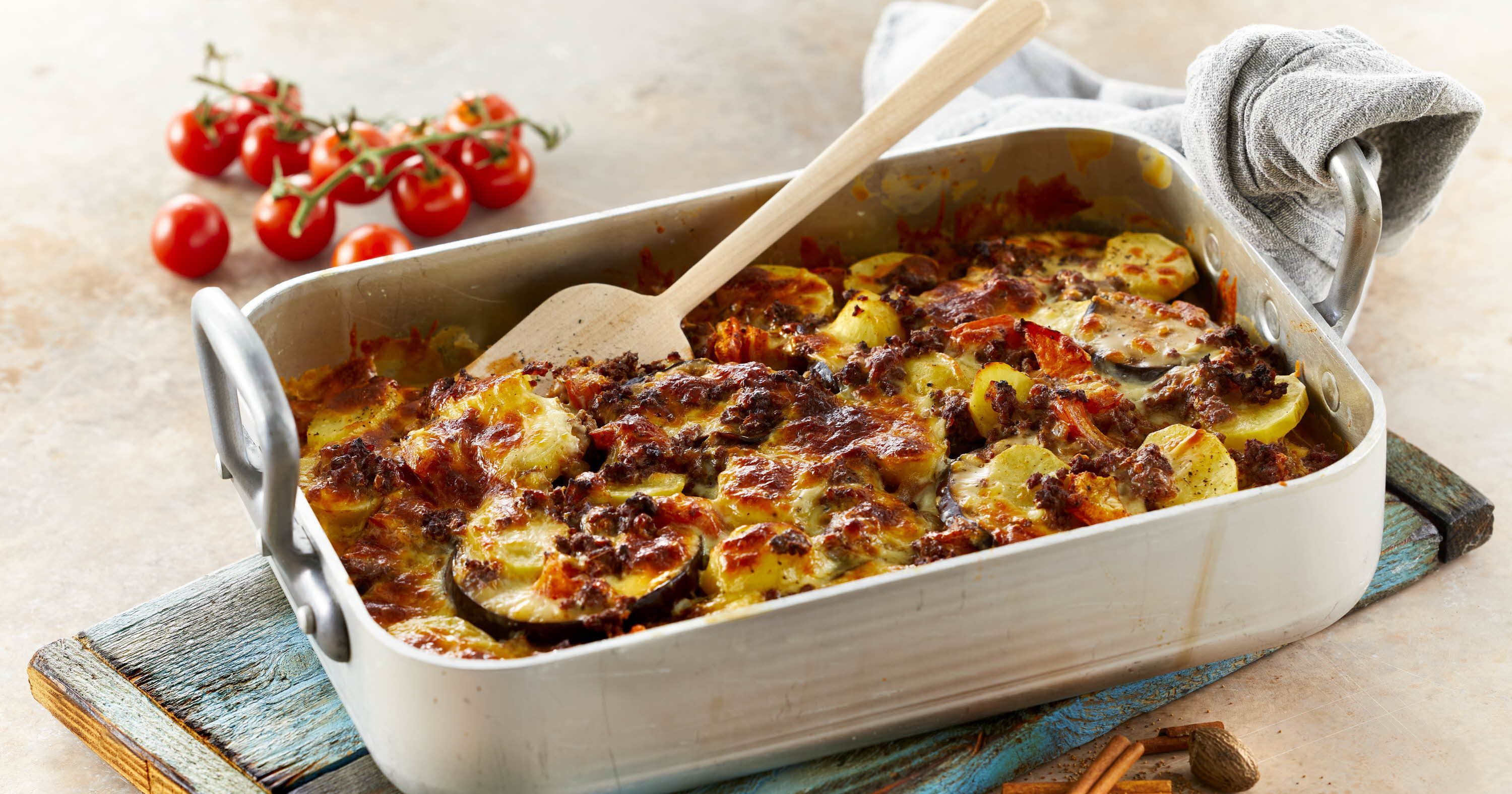 Mousaka med tomat og okse