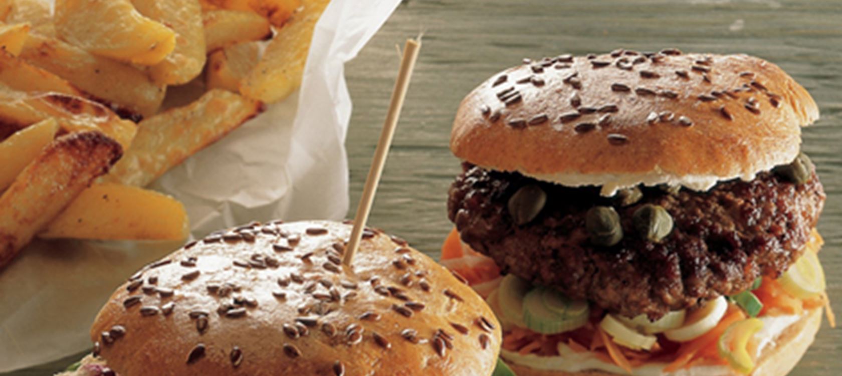 Burgere med flødeost og kartoffelfritter