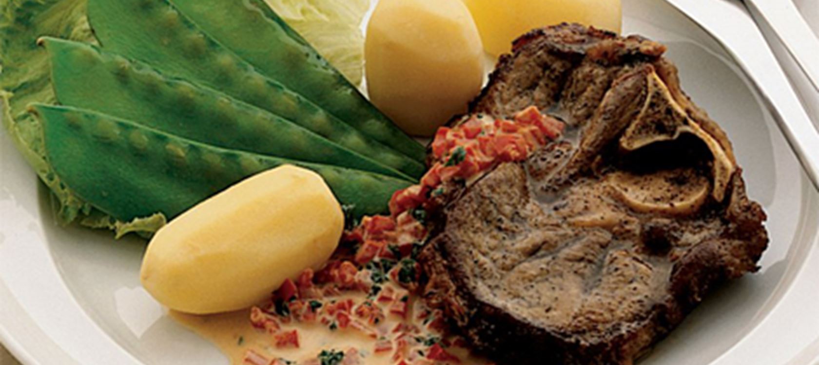 Lammeschnitzler med peberfrugtsauce