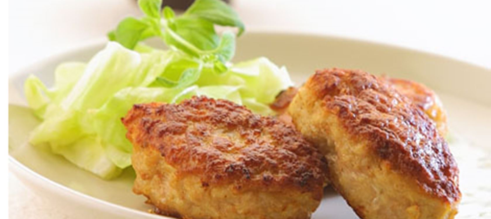 Frikadeller med krydderurtesauce