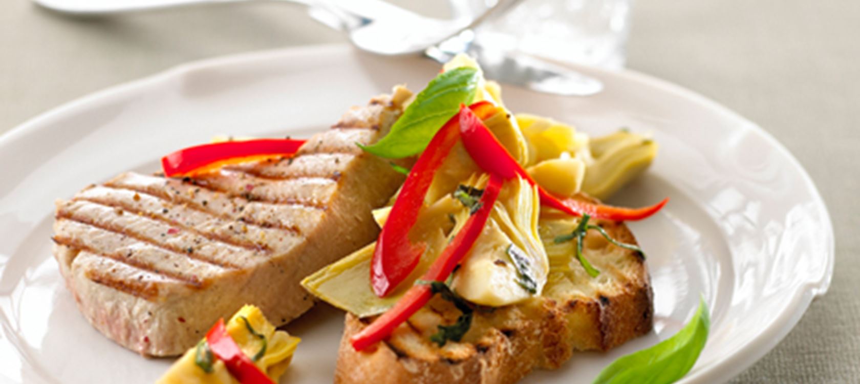 Artiskoksauté med seared tun