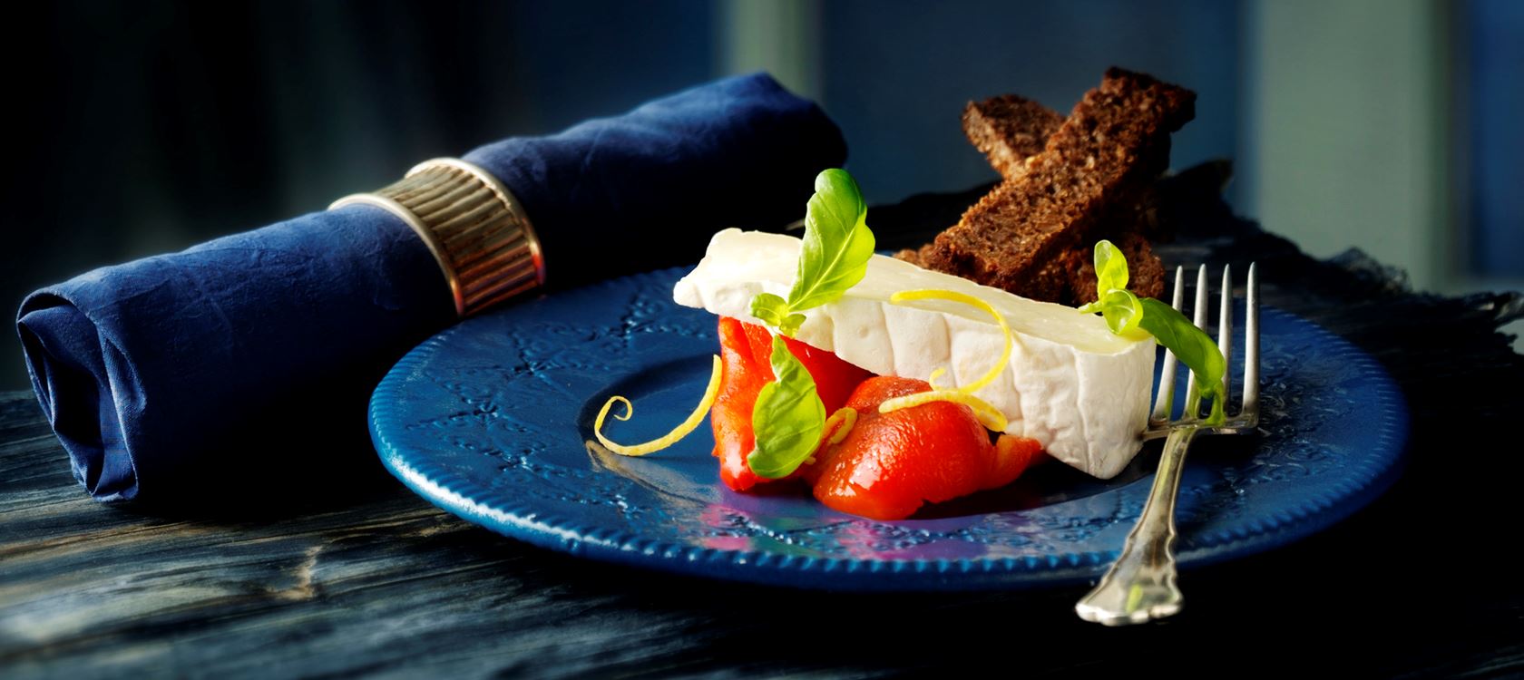 Grillet peberfrugt med ost og sort peber