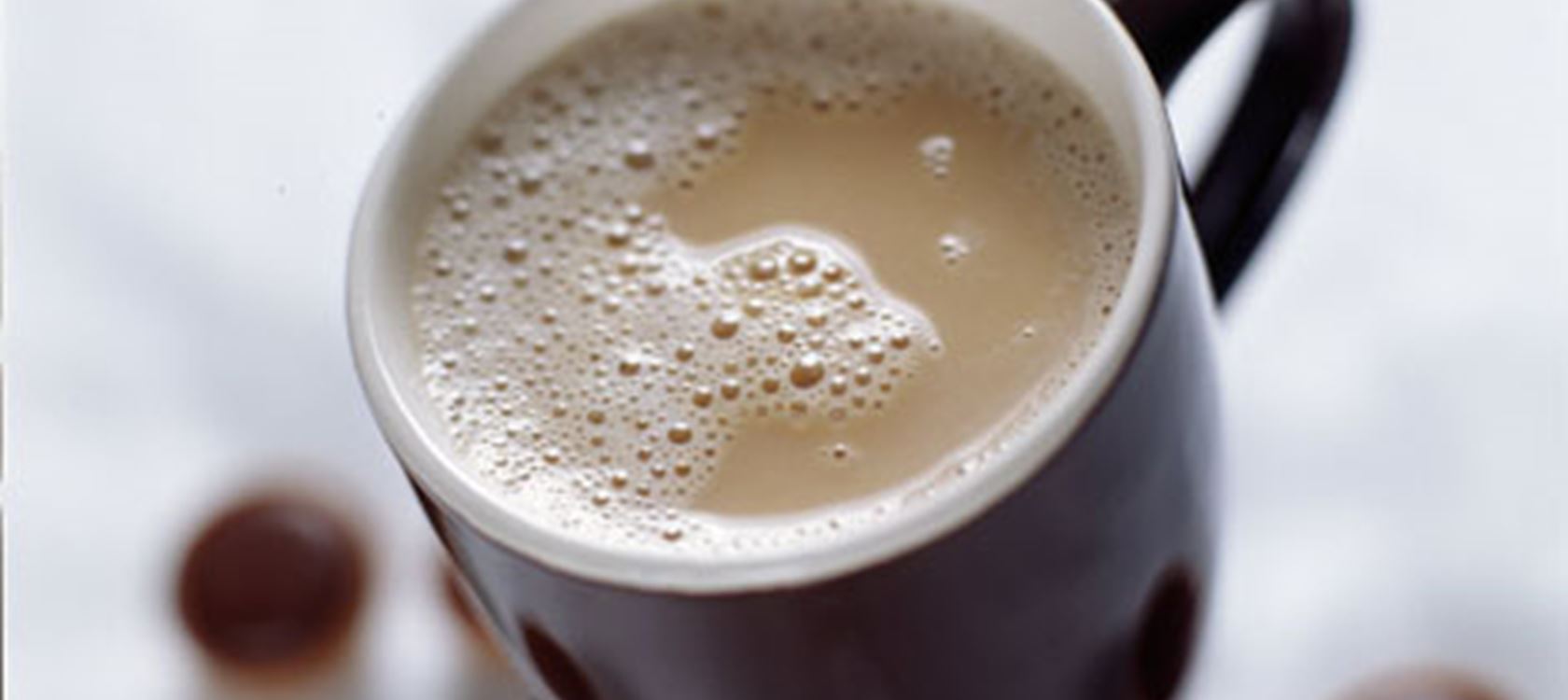 Kaffe med karamelmælk