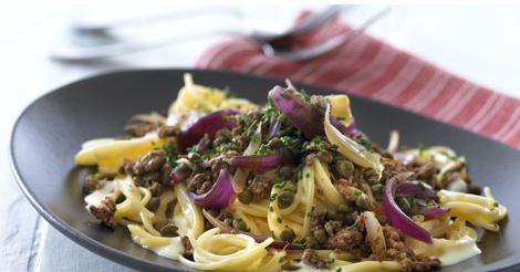 Krydret oksekød på spaghetti