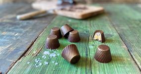 Fyldte chokolader med saltkaramel