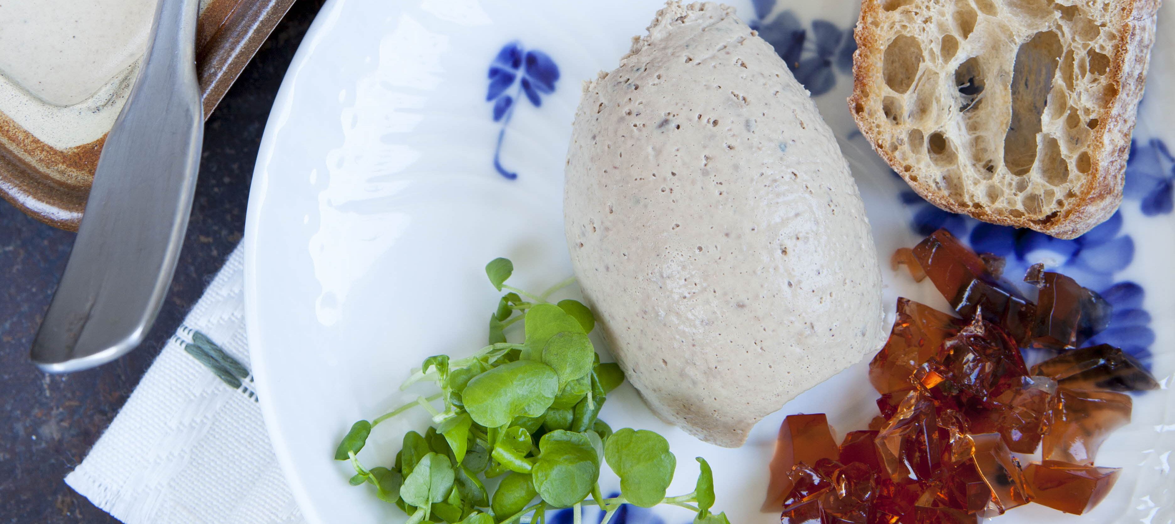 Kyllingelevermousse med portvinssky
