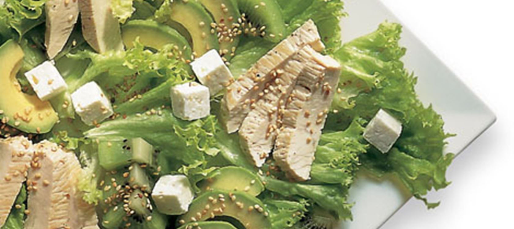 Frokostsalat med kalkun og kiwi