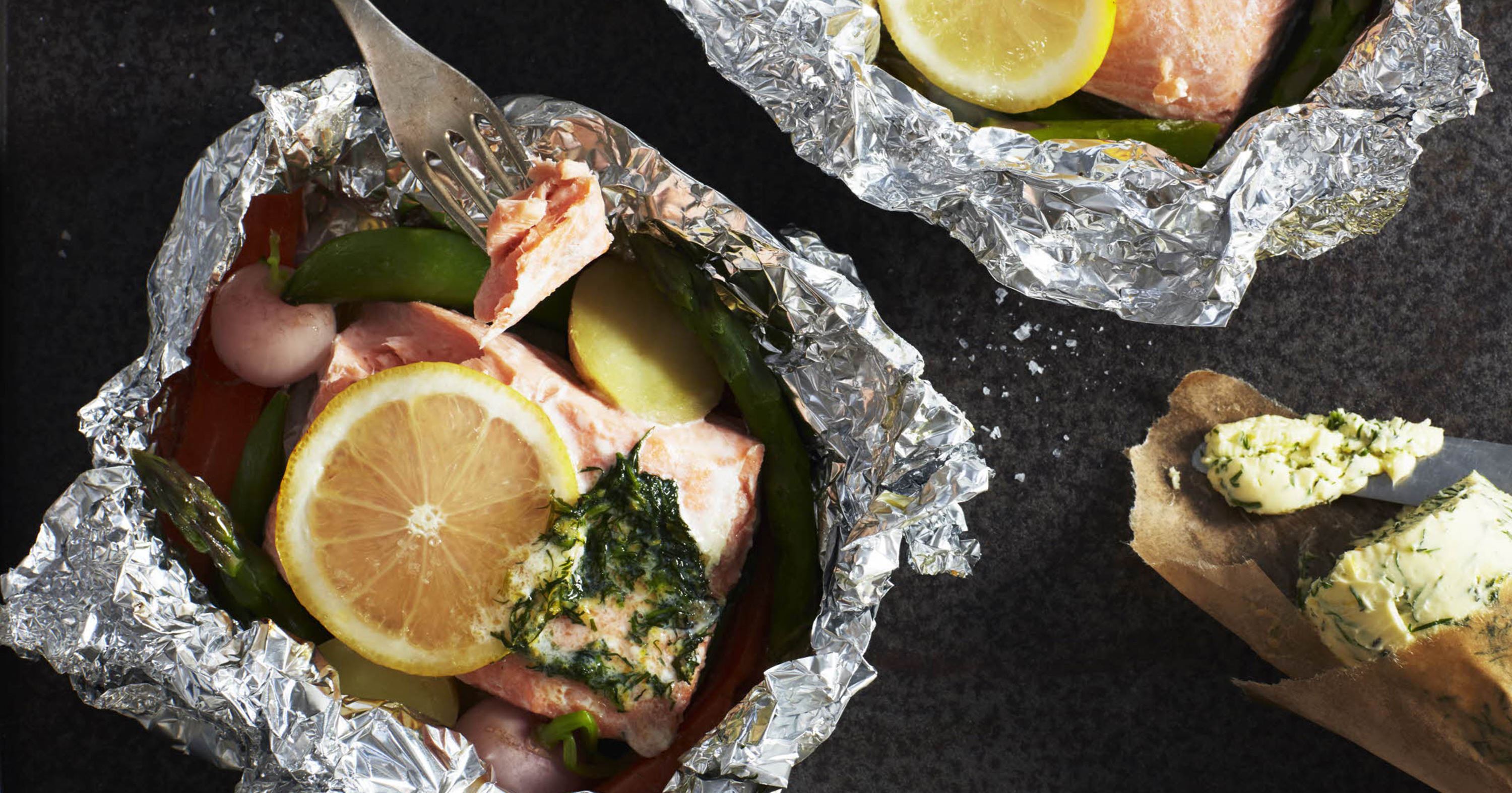 Laksepakker på grill
