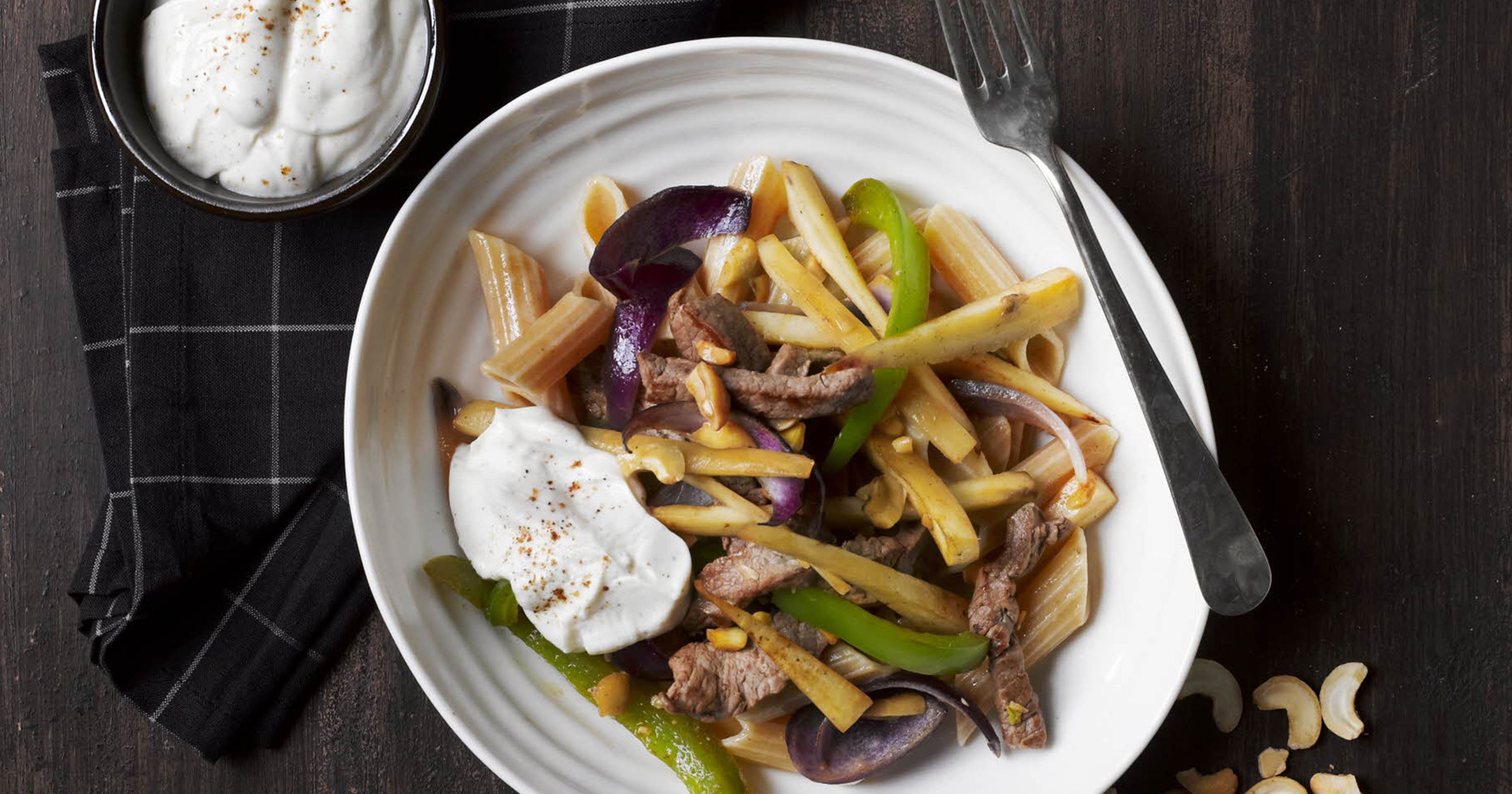 Stegte grøntsager med pasta og garam masaladressing