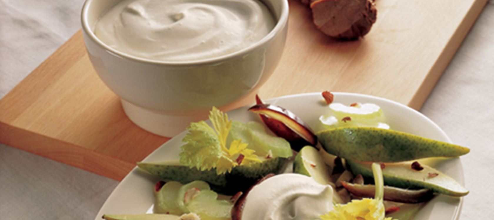 Salat med pærer og bladselleri