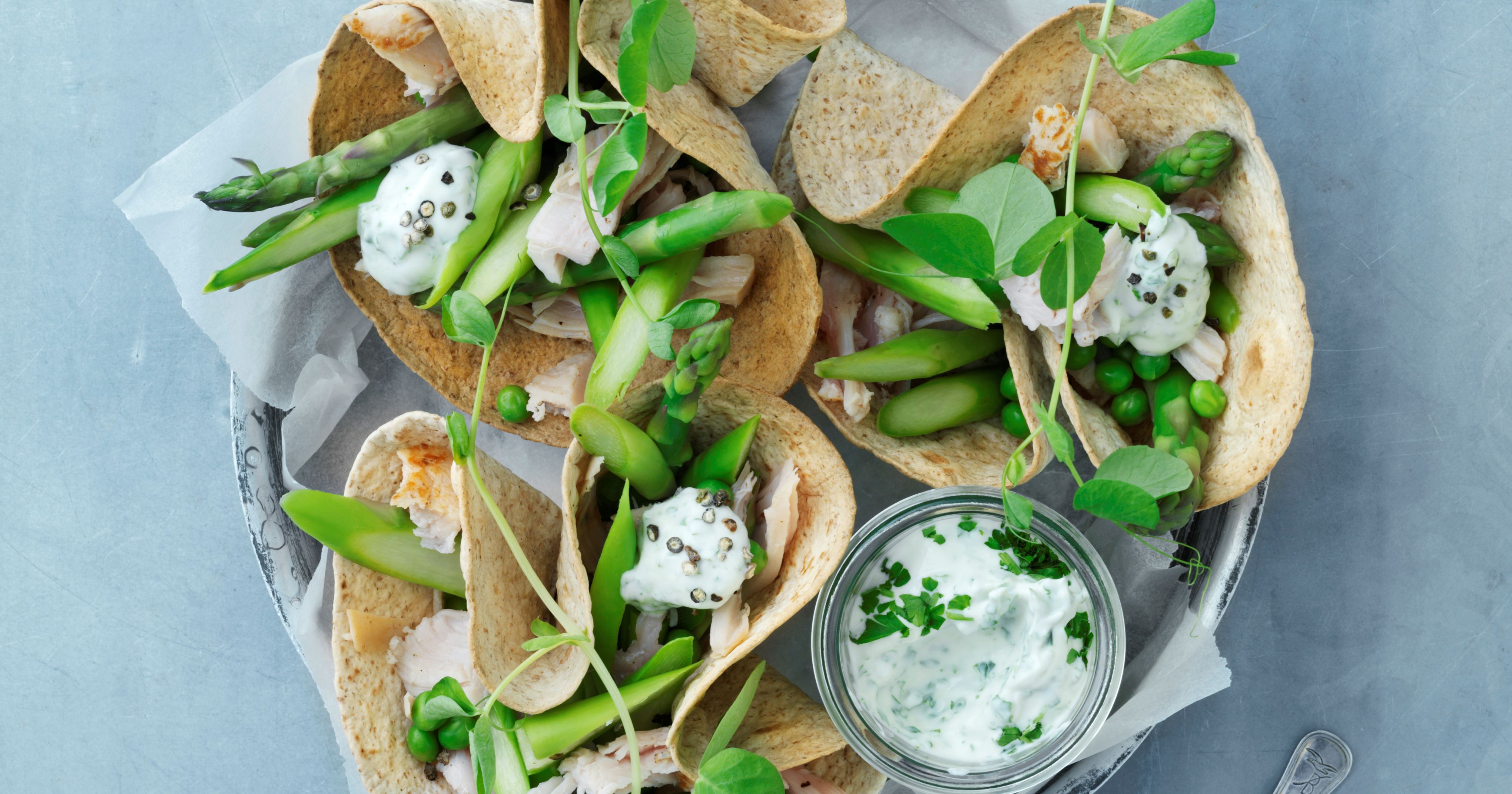 Tacos med kylling og aspargessalat