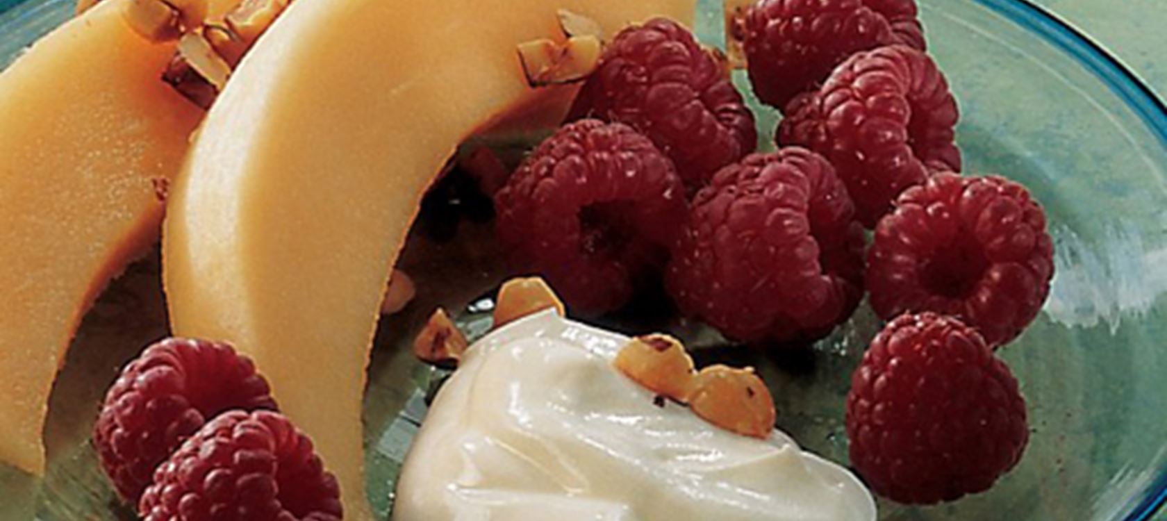 Melon og hindbær med yoghurt