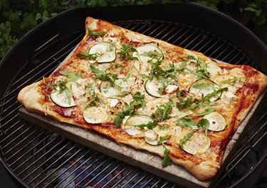Banquet Næb landsby Pizza på grill med salatost og rucola - Smag Opskriften fra Arla her! | Arla