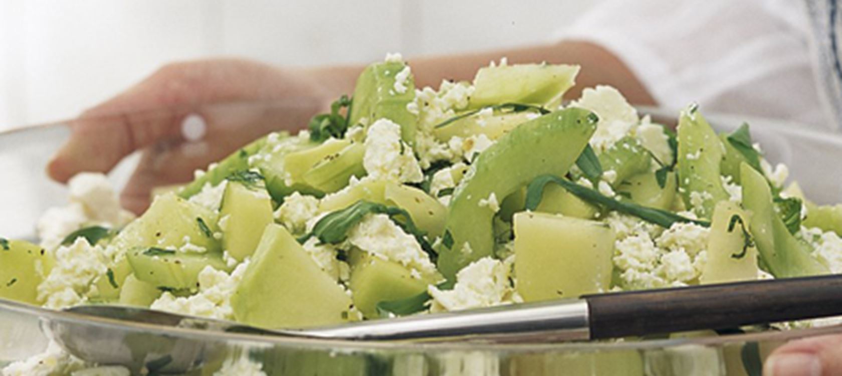 Agurke- og melonsalat med ost