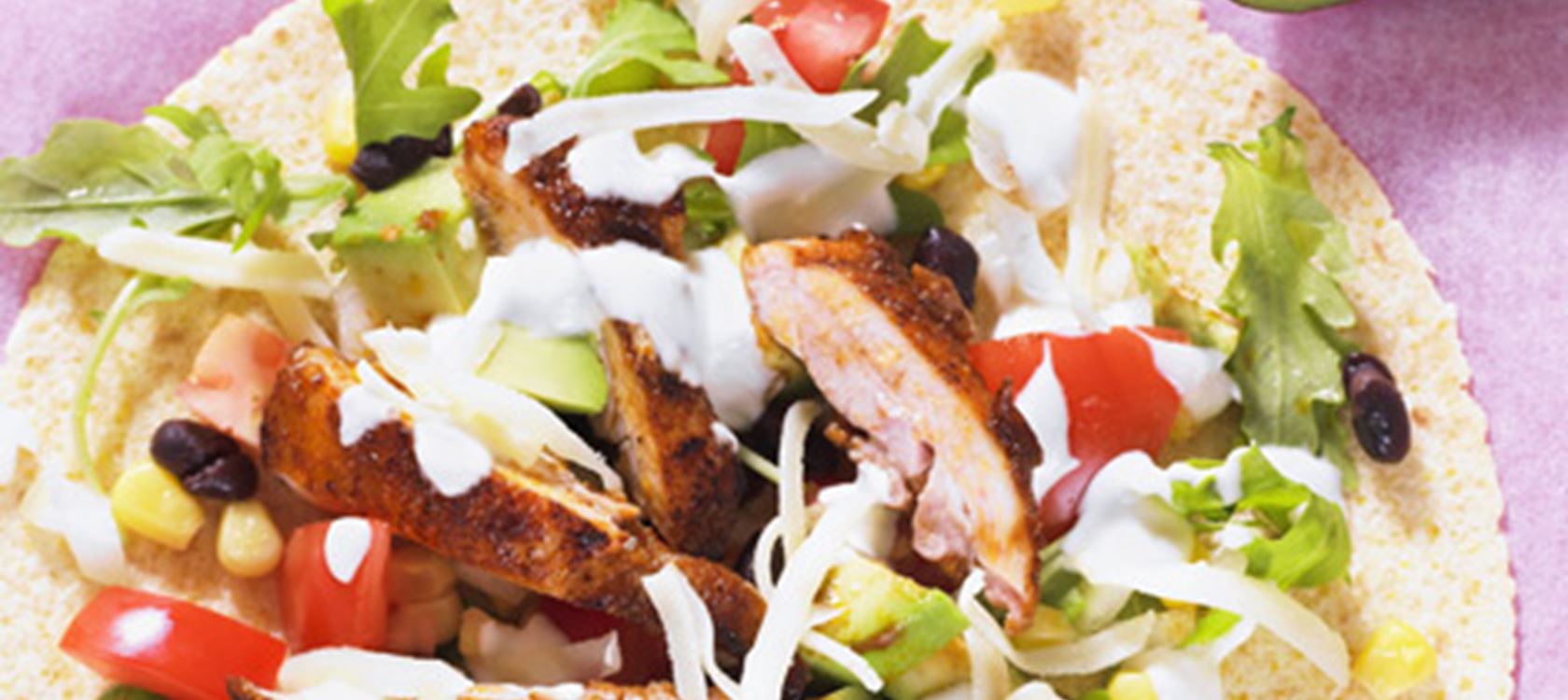 Kyllingefajitas med mangodressing