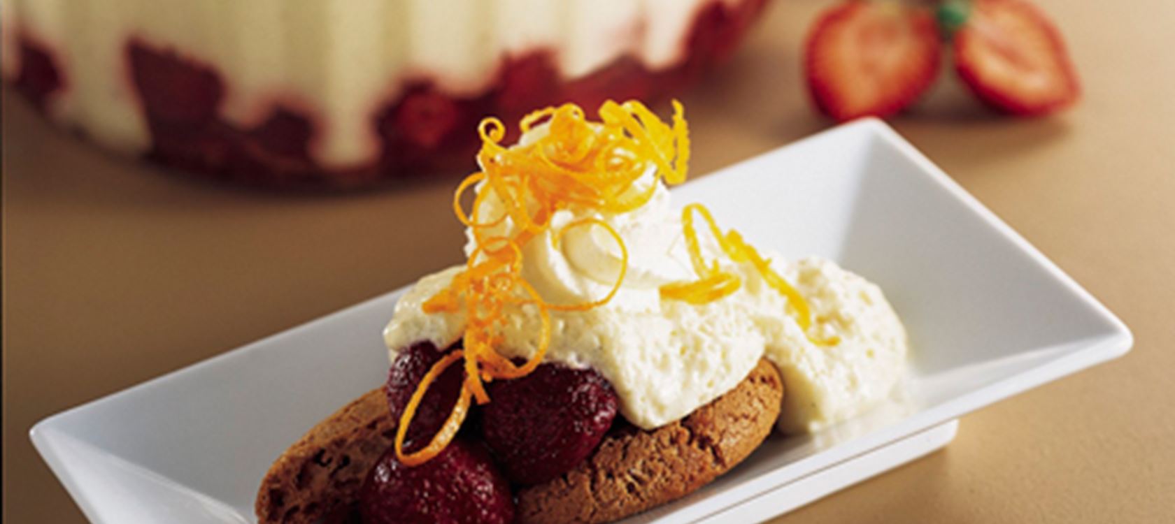 Jordbærdessert med makroner