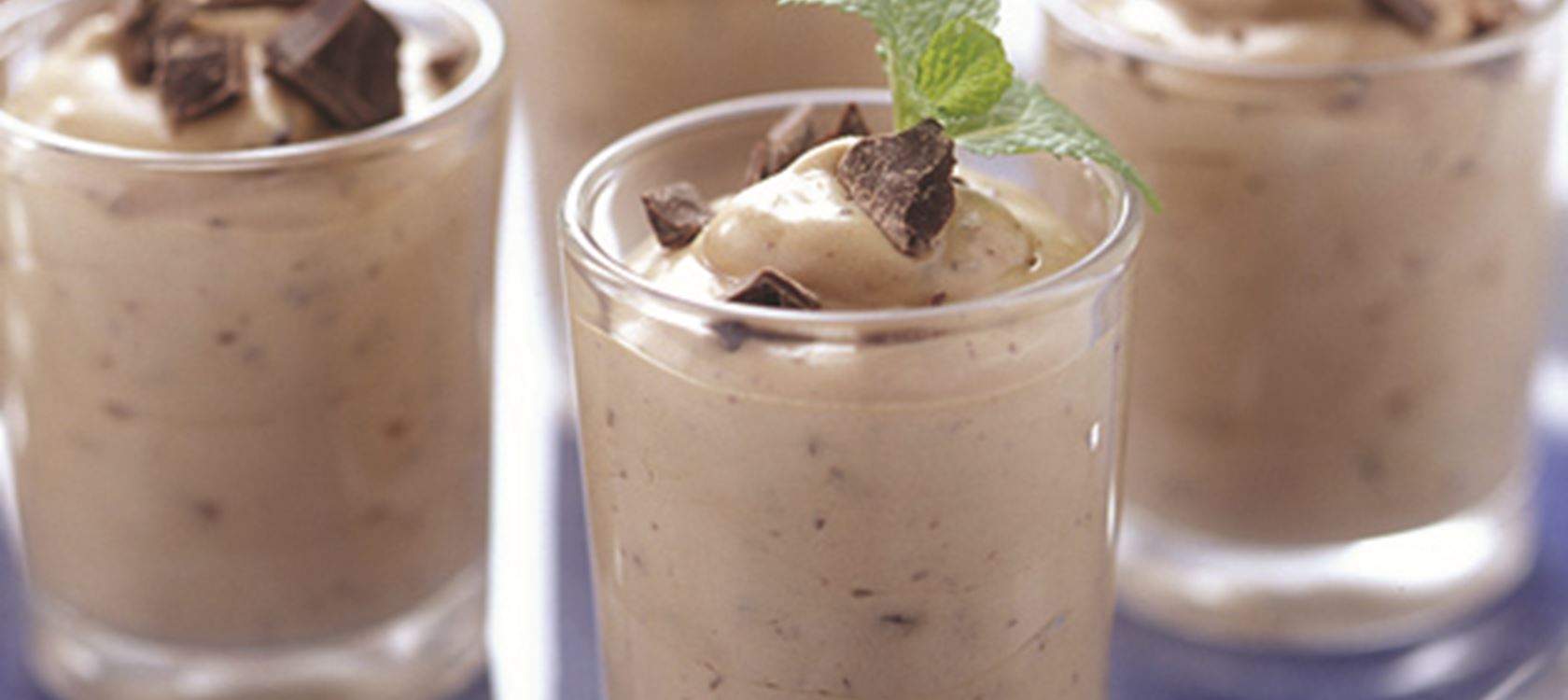 Chokolademousse med nødder