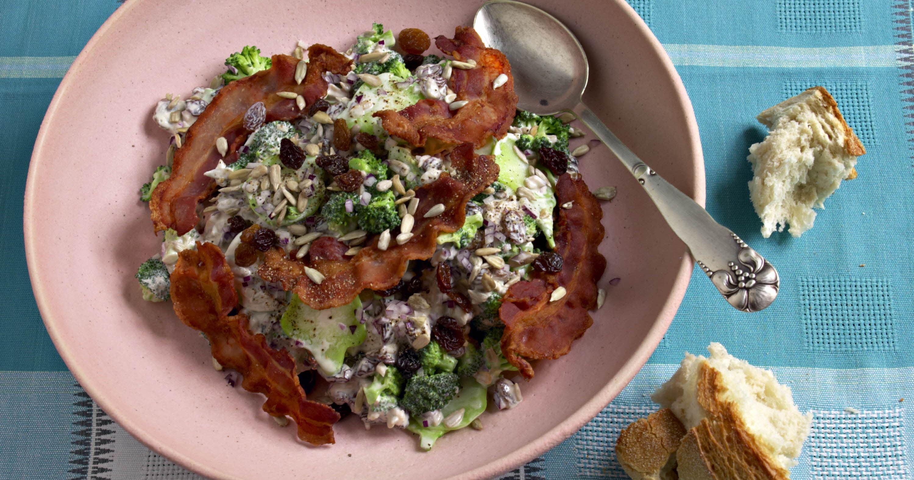 Broccolisalat med bacon