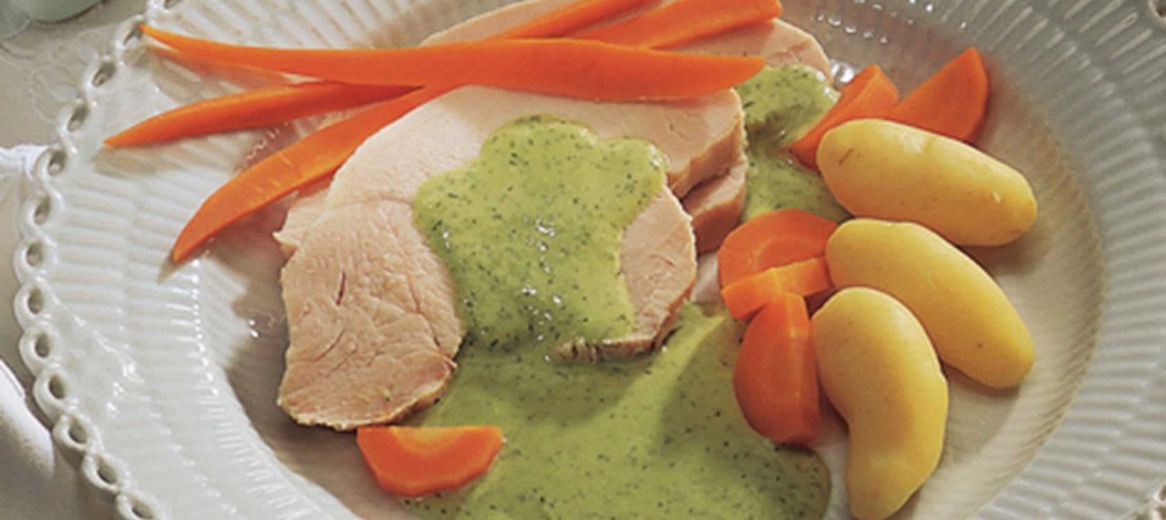 Sprængt kalkunbryst med grøn sauce