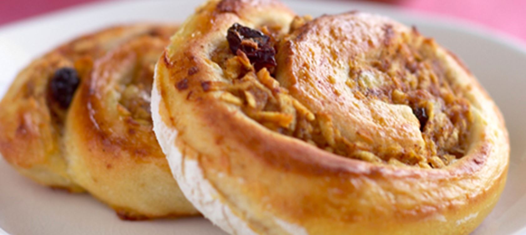 Kanelsnegle med æblefyld