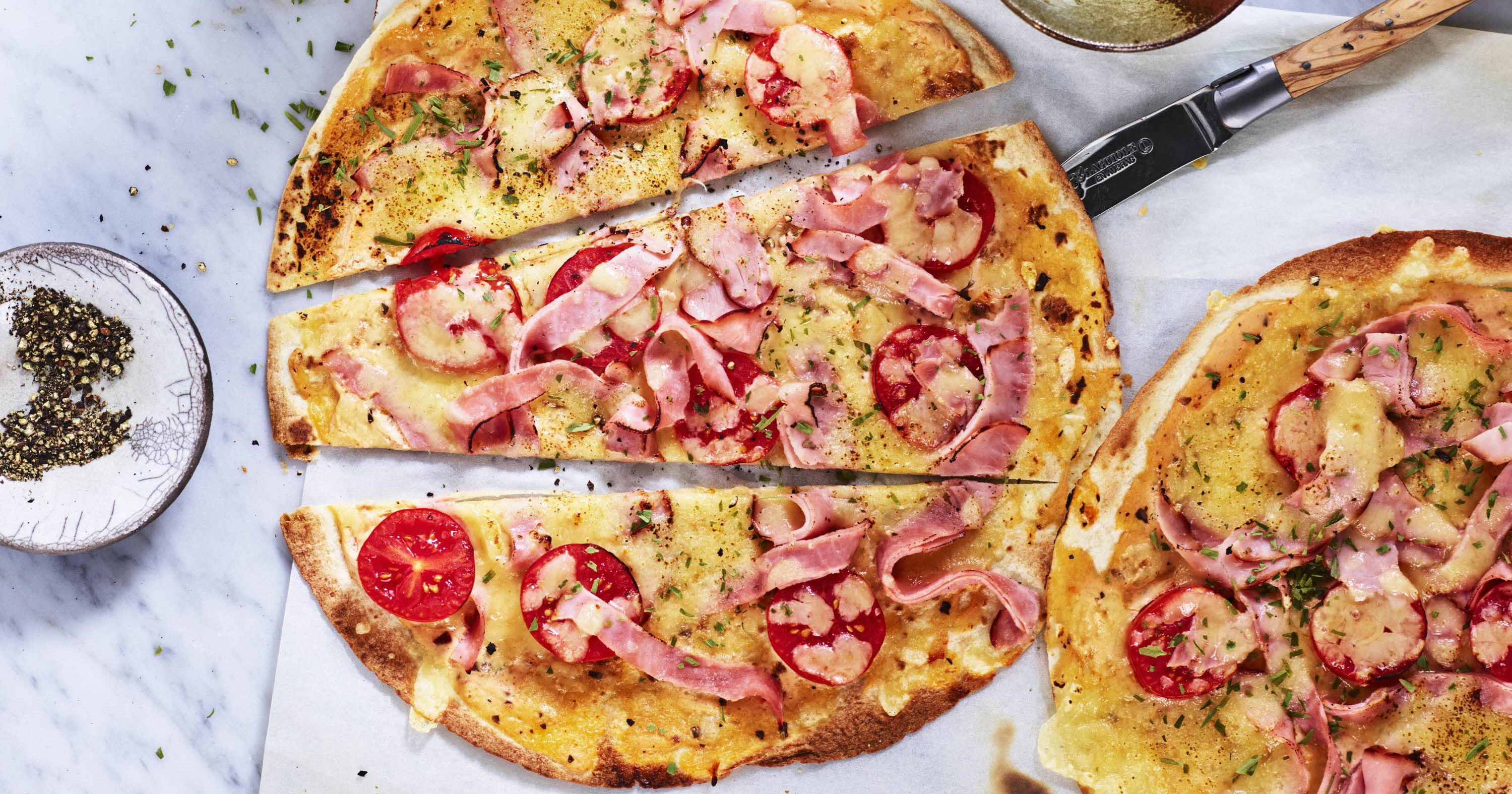 Hurtig pizza med skinke