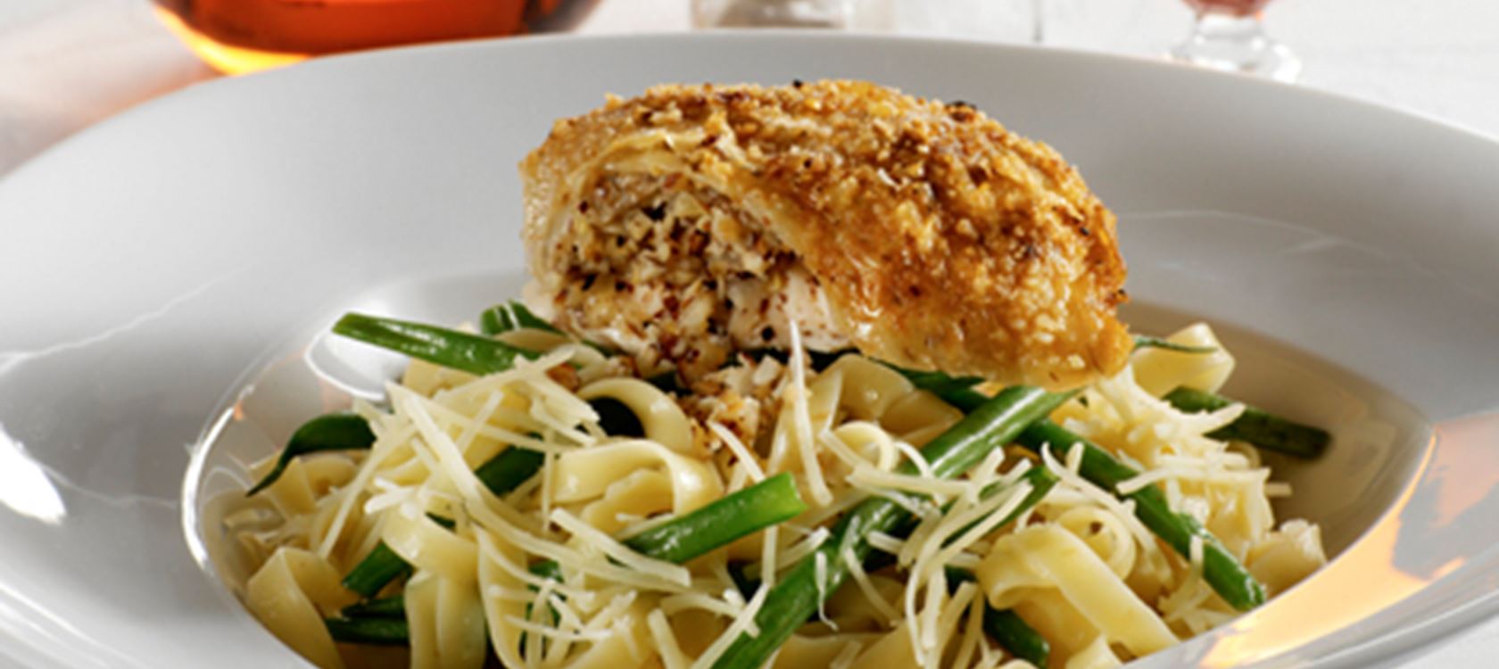 Nøddestegt kylling med pasta