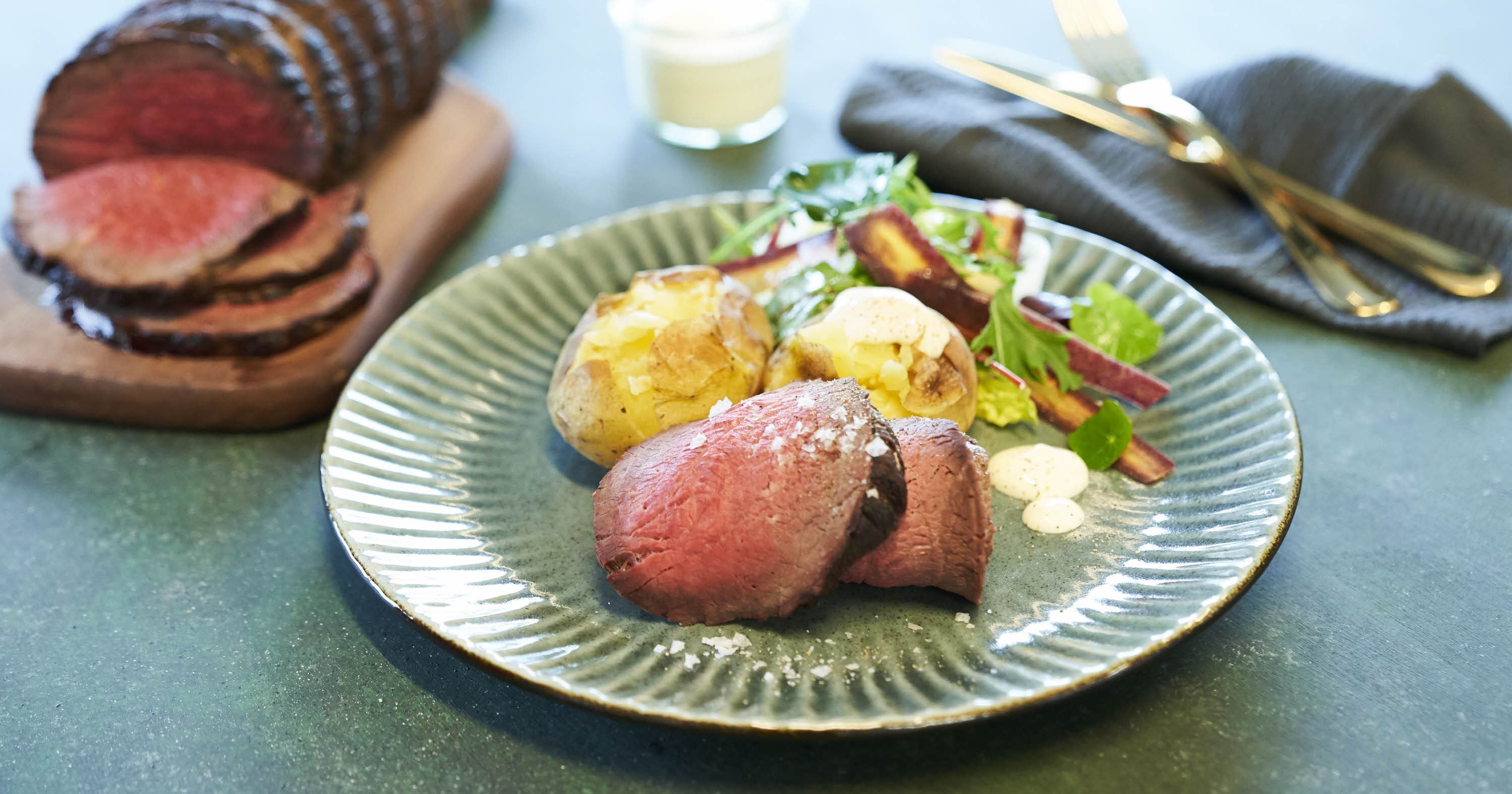 Roastbeef med bagte kartofler