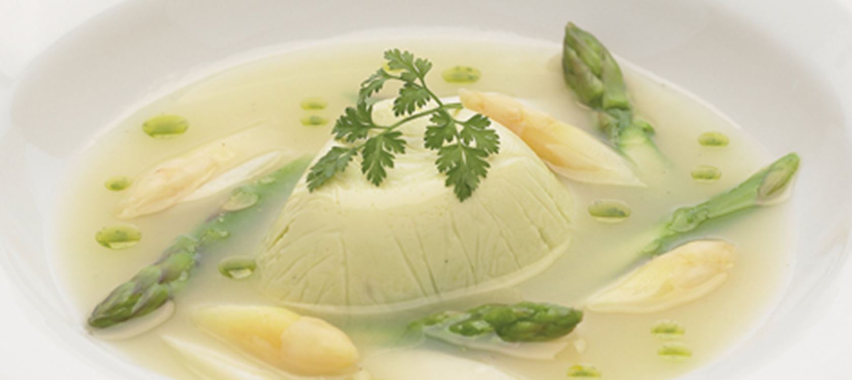 Kold aspargessuppe med flan